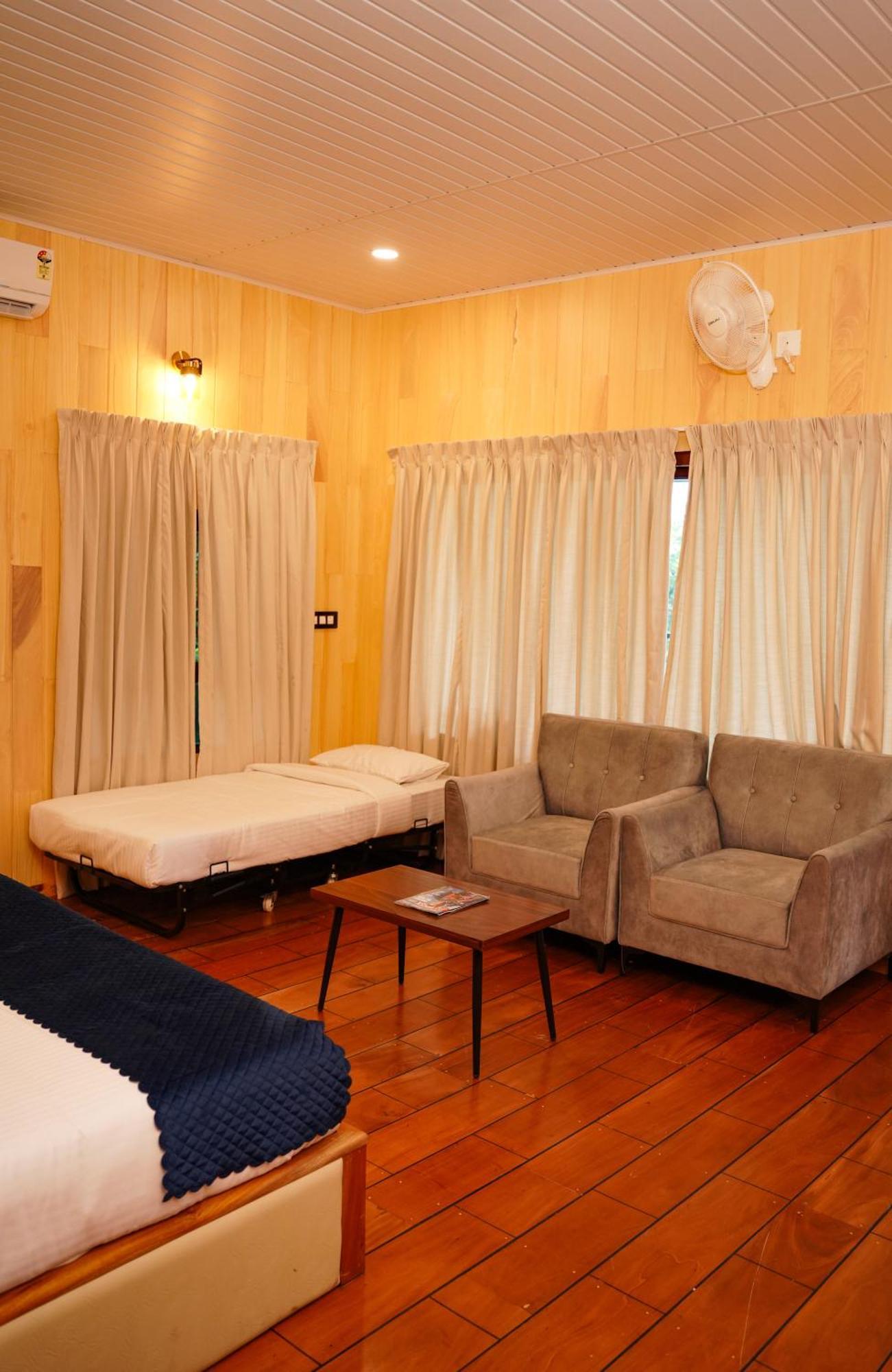 Space Rock Resort Kalpetta Exterior photo